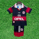 Kit Bayern Munich I 97/99 Infantil